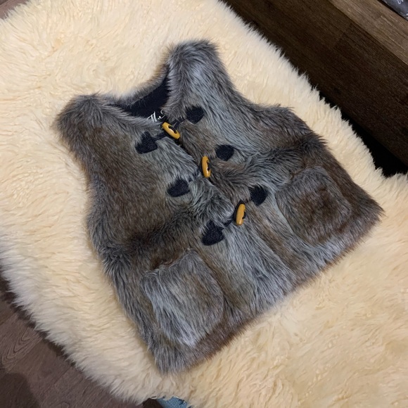 Other - Gorgeous faux fur vest